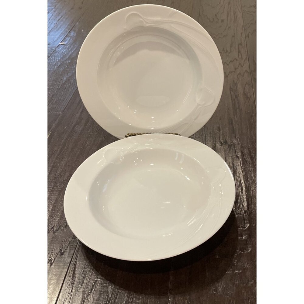 Mikasa Classic Flair White Embossed Calla Lilies Rimmed Bowls‎ 9 Inch Set Of 2